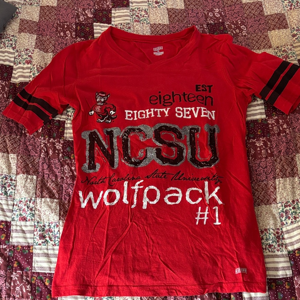 NC State tee shirt for juniors, medium